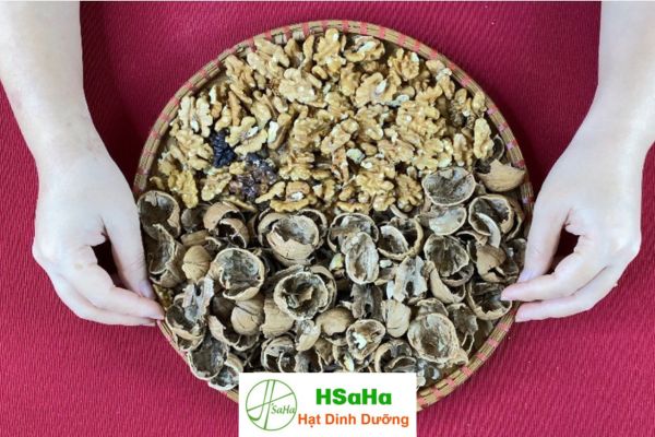 So Sánh Hạt Óc Chó Mỹ Vàng Giá Rẻ Và Chất Lượng. Nên Mua Loại Nào? Hạt óc chó Mỹ giá rẻ